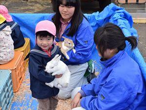 ふれあい動物園