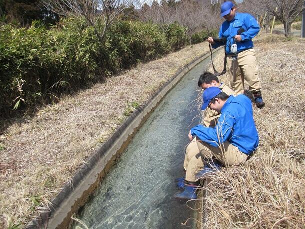 このきれいな水を農地に運ぶために！